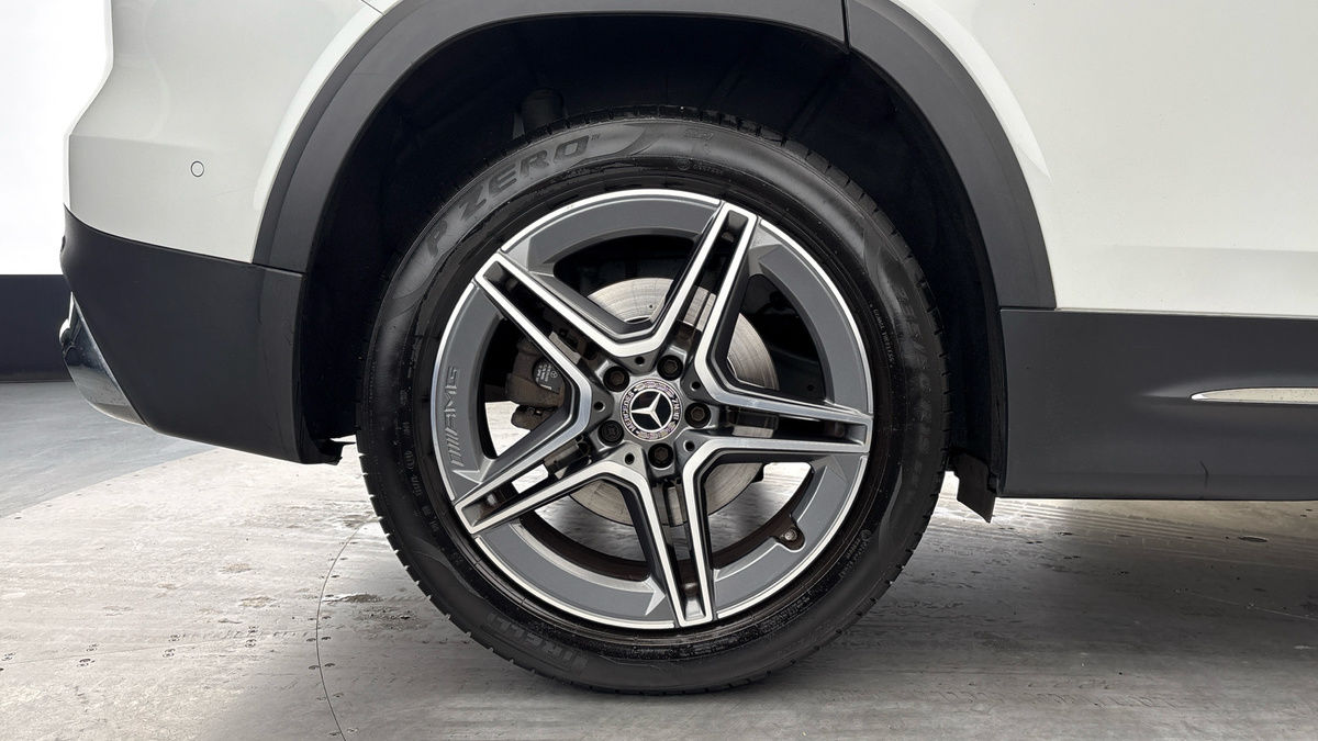 Mercedes-Benz GLB Image 10