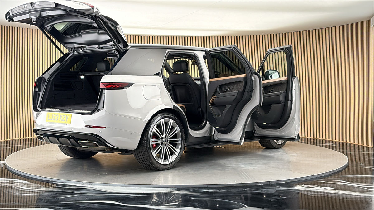 More views of Land Rover Range Rover Sport