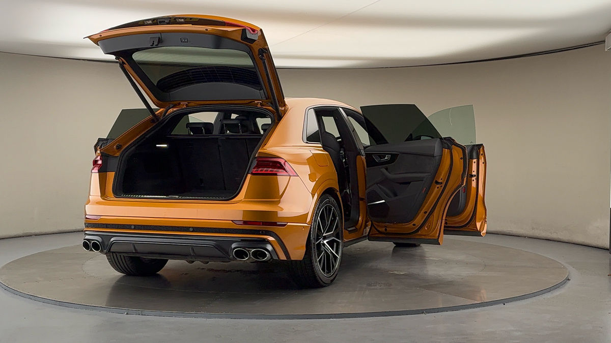 More views of Audi SQ8
