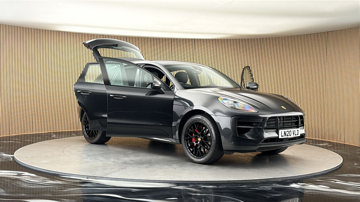 More views of Porsche Macan