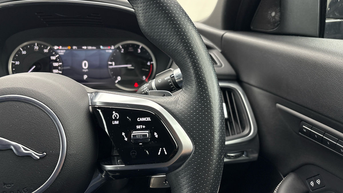 Jaguar E-PACE Image 14