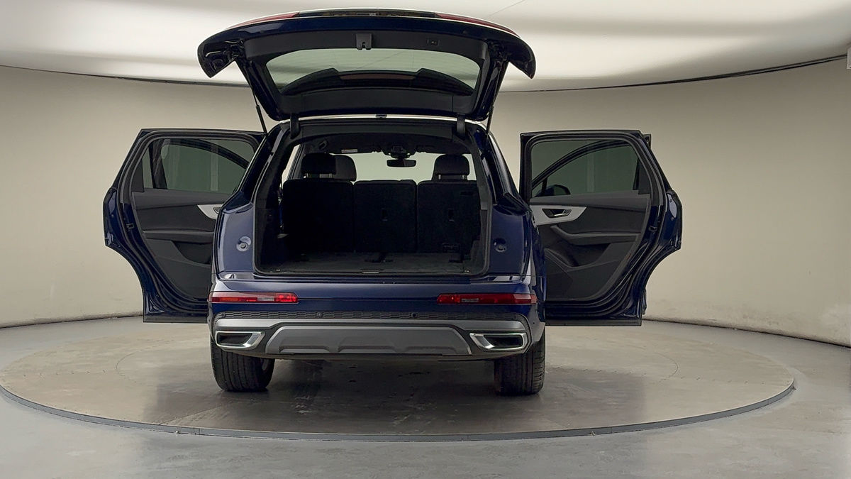 More views of Audi Q7