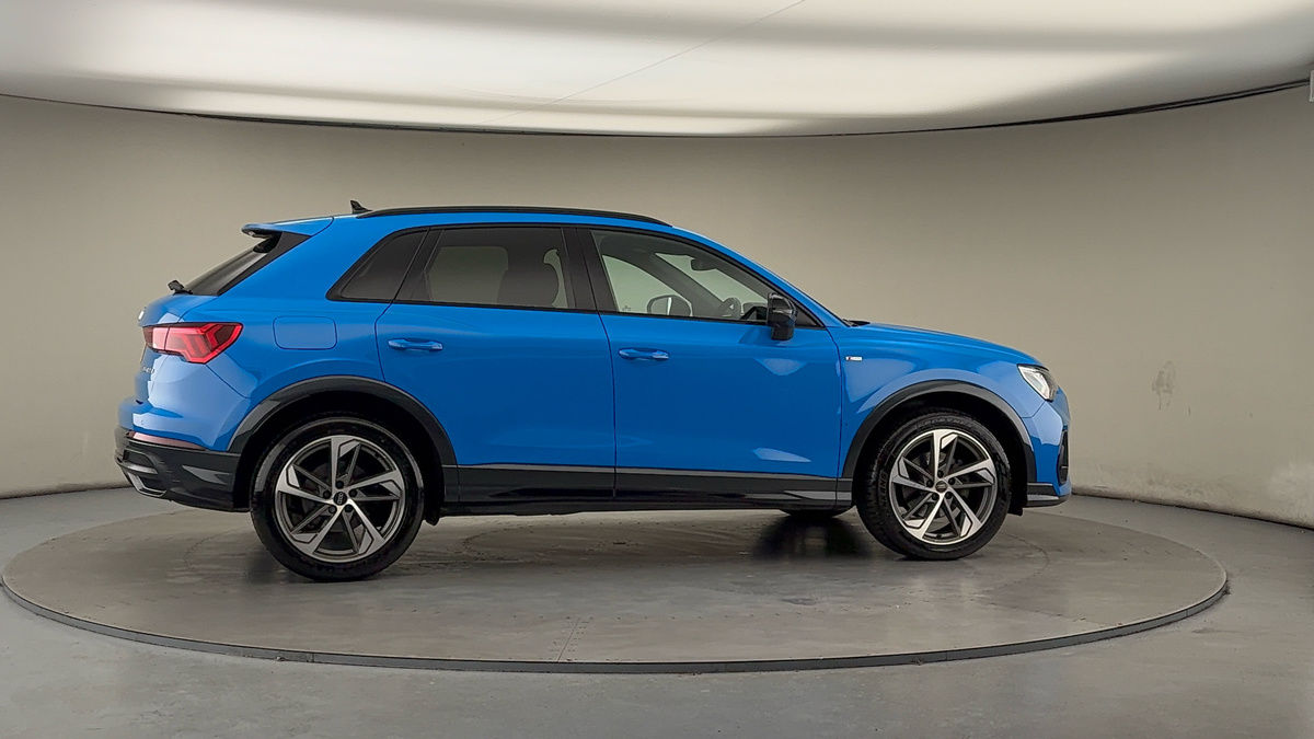 More views of Audi Q3