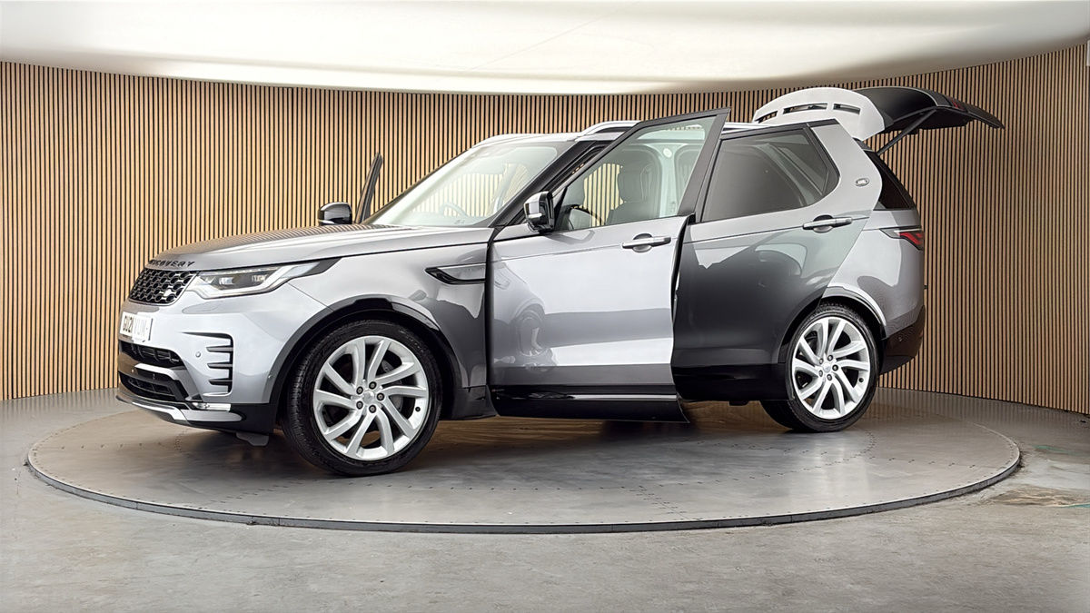 More views of Land Rover Discovery
