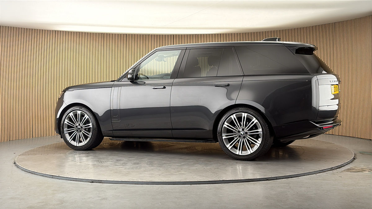 More views of Land Rover Range Rover