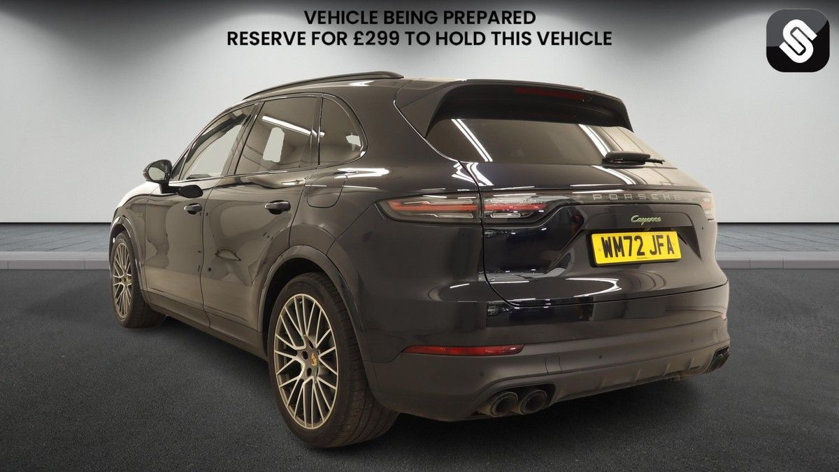Porsche Cayenne Image 3