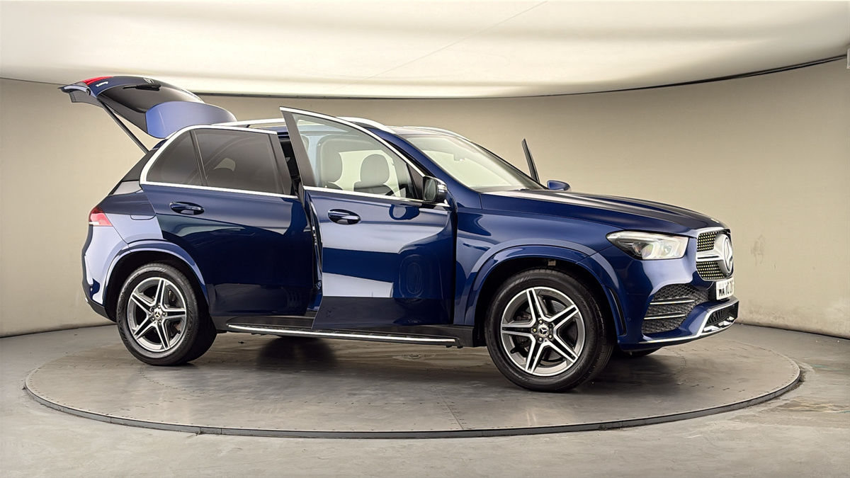 More views of Mercedes-Benz GLE