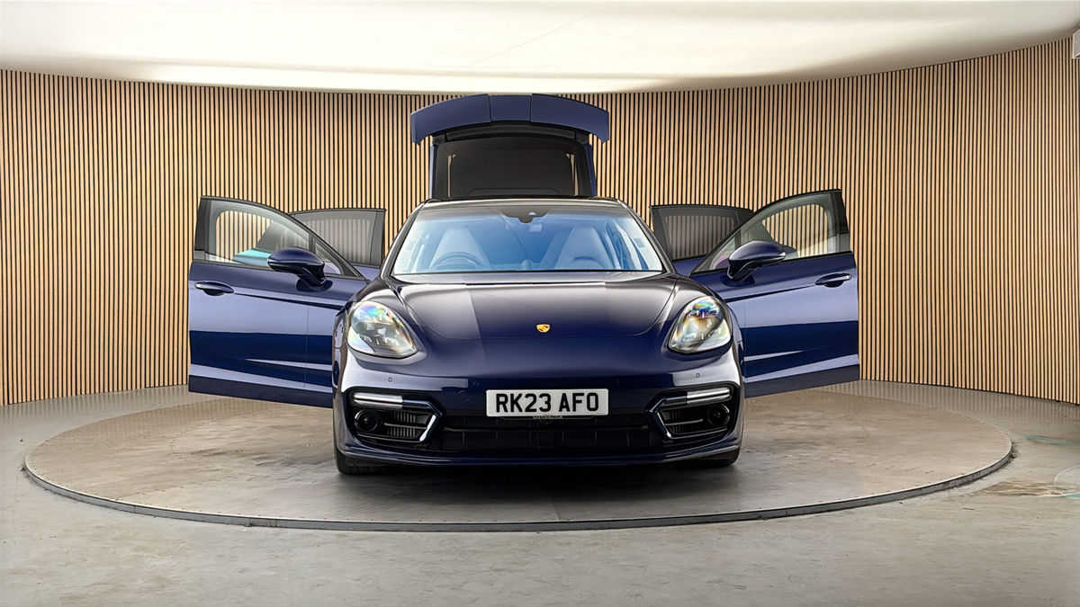 More views of Porsche Panamera