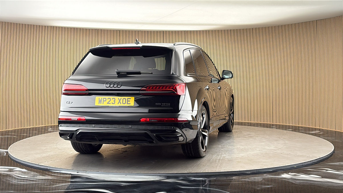More views of Audi Q7