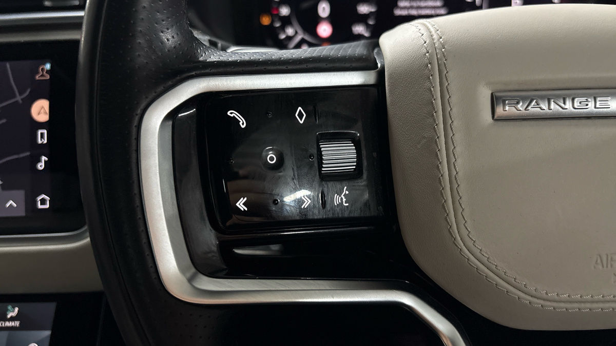 Land Rover Range Rover Velar Image 13