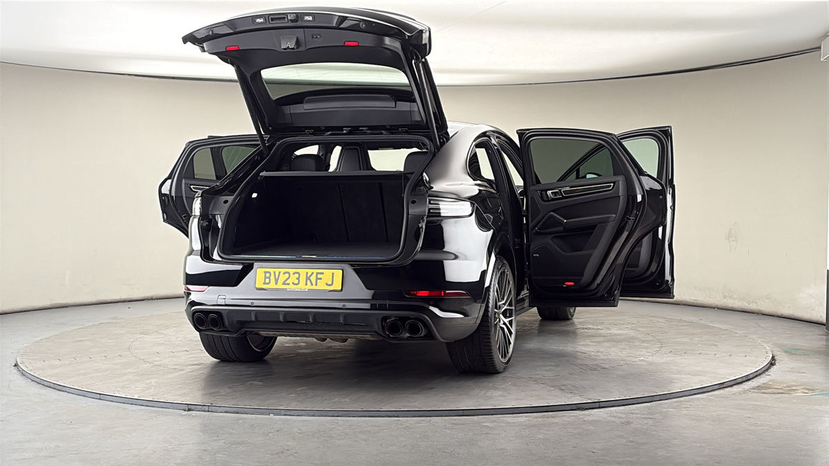 More views of Porsche Cayenne