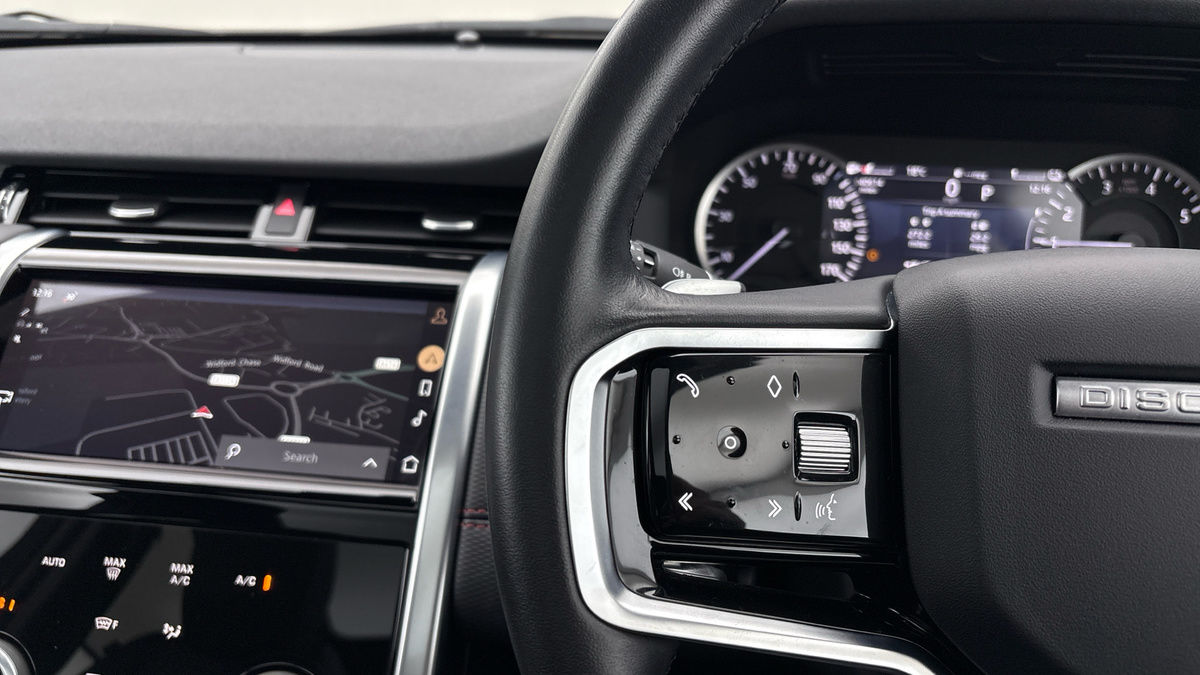 Land Rover Discovery Sport Image 13