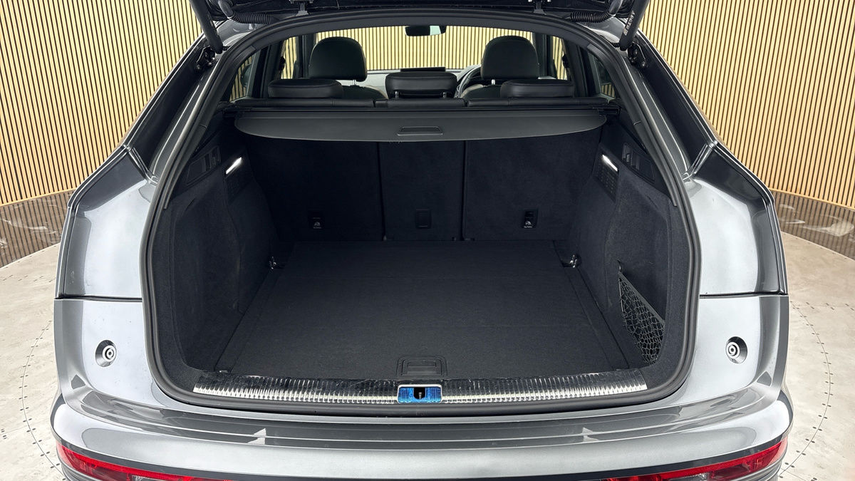 More views of Audi Q5