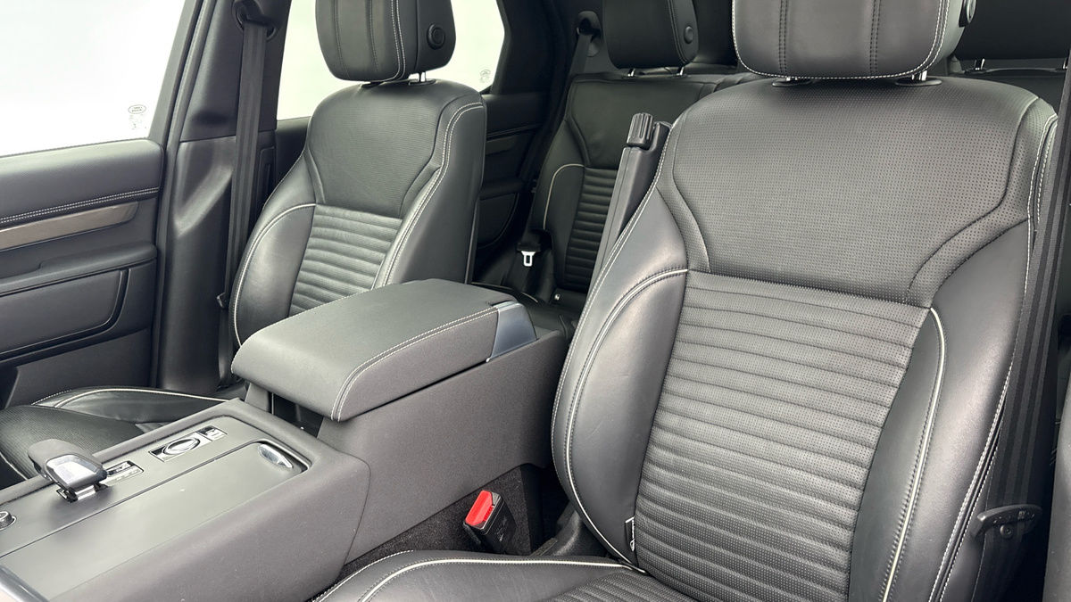 Land Rover Discovery Image 7