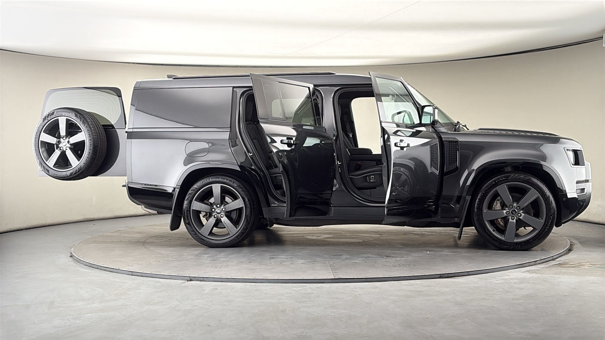 More views of Land Rover Defender 130