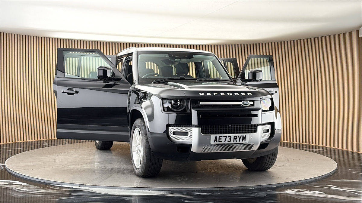 More views of Land Rover Defender 110