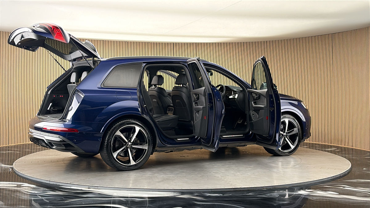 More views of Audi Q7