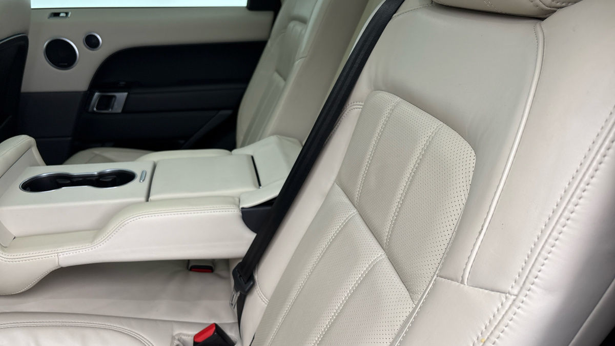 Land Rover Range Rover Sport Image 9