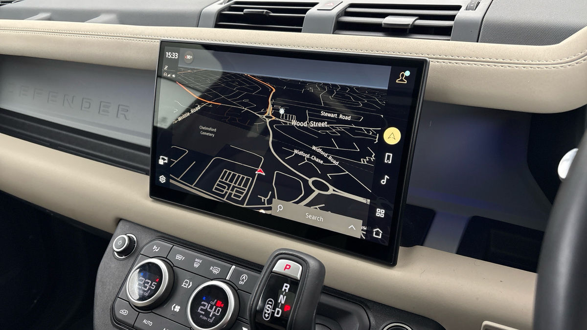 Land Rover Defender 90 Image 17