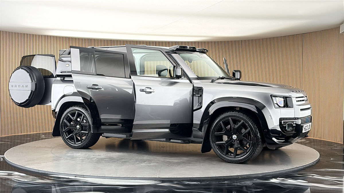 More views of Land Rover Defender 110