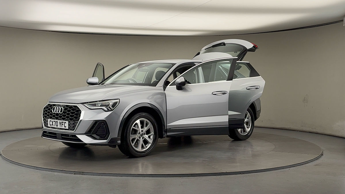 Audi Q3 Image 22