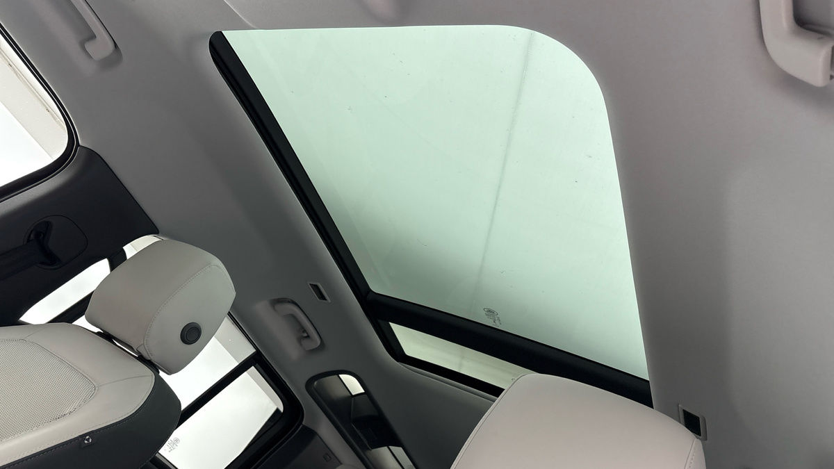 Land Rover Defender 110 Urban Image 6