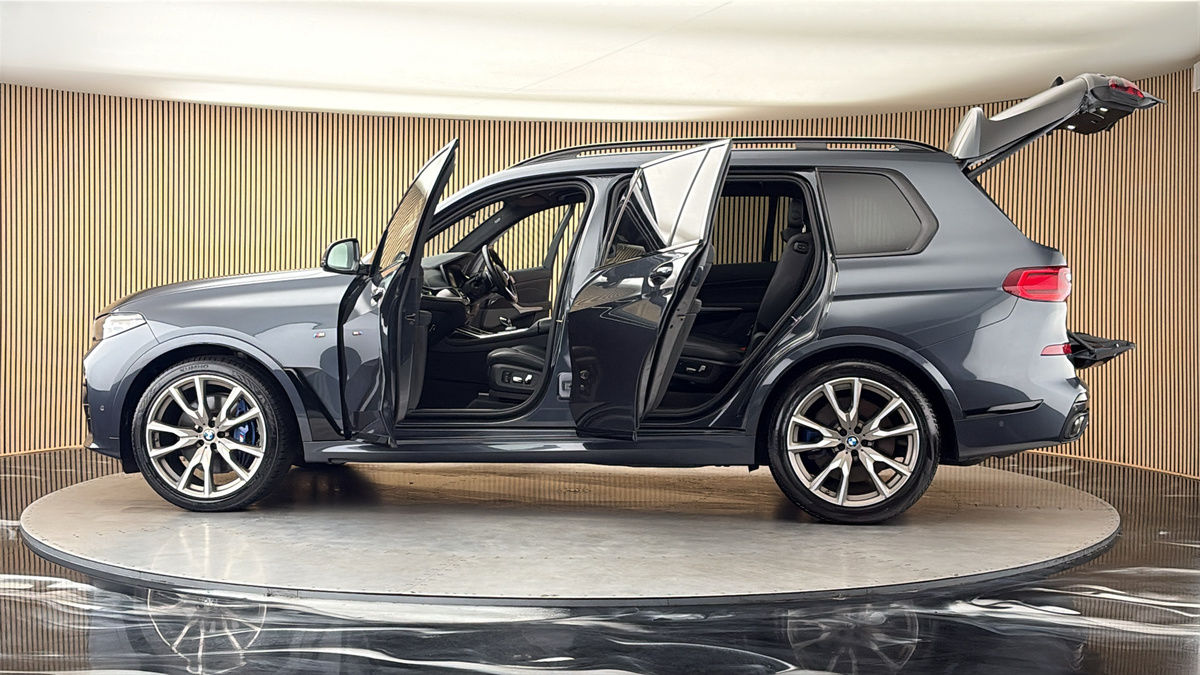 More views of BMW X7
