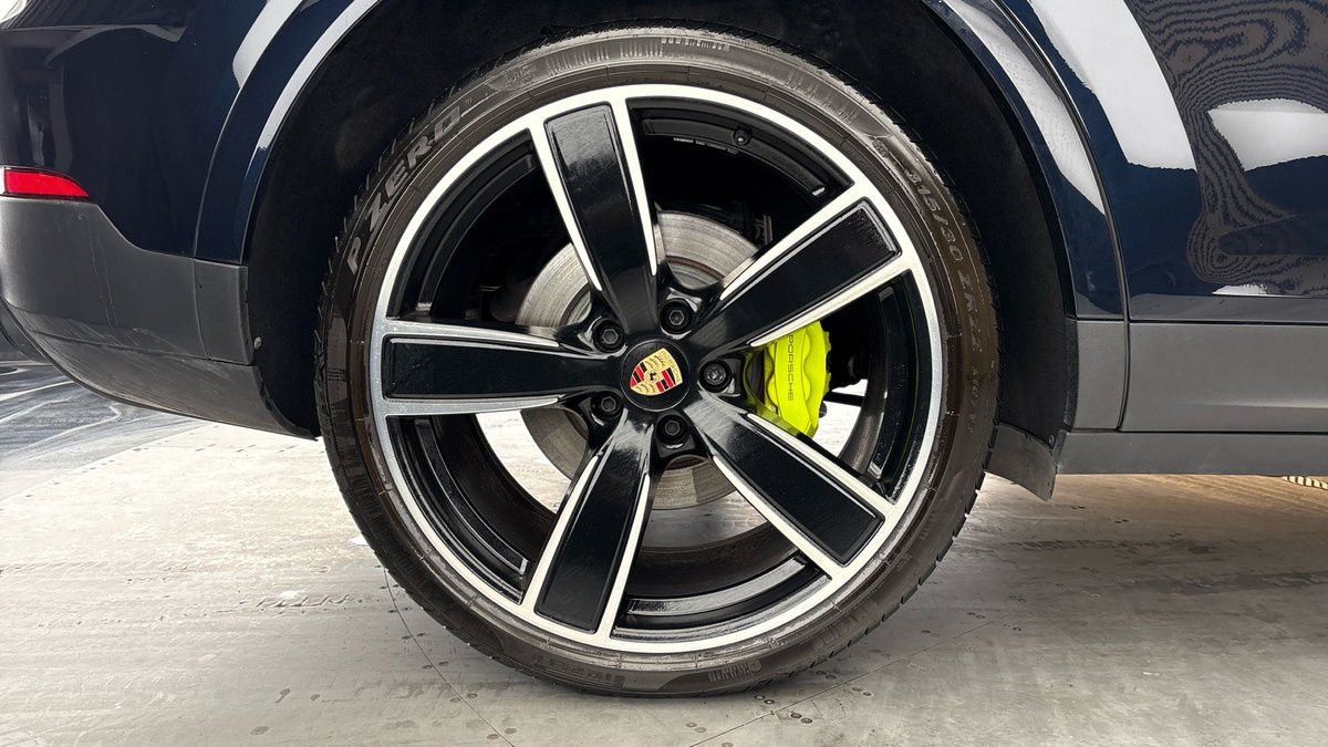 Porsche Cayenne Image 10