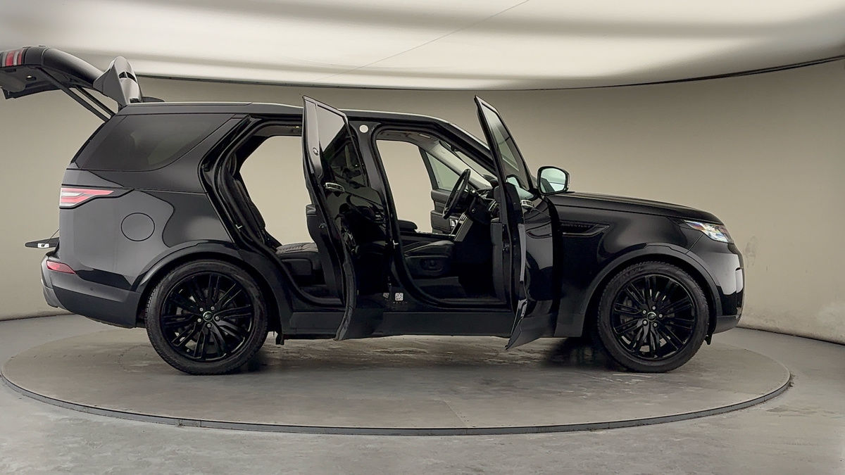 More views of Land Rover Discovery