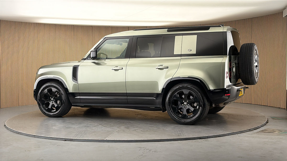 More views of Land Rover Defender 110
