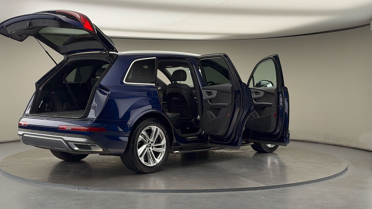 More views of Audi Q7