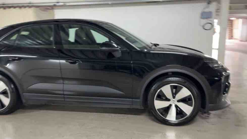 More views of Porsche Macan