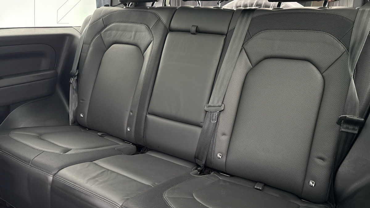 Land Rover Defender 90 Urban Image 8