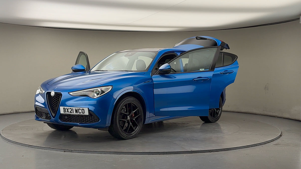 More views of Alfa Romeo Stelvio