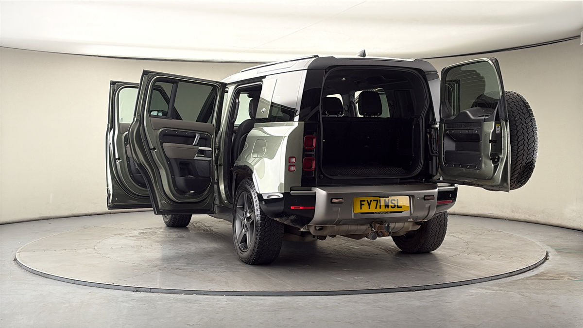 More views of Land Rover Defender 110