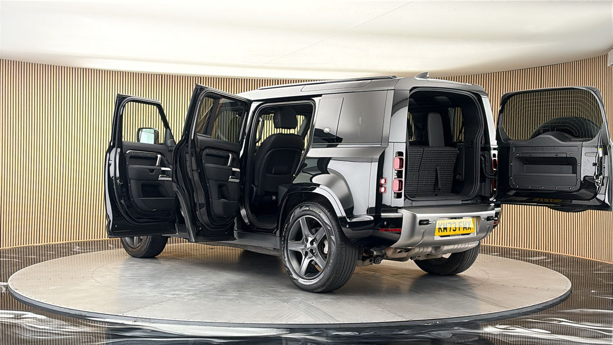 More views of Land Rover Defender 110
