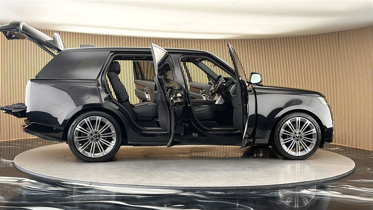 More views of Land Rover Range Rover