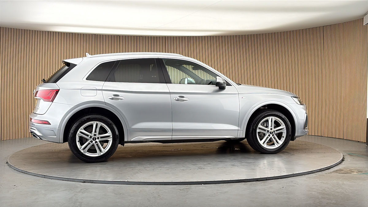 More views of Audi Q5