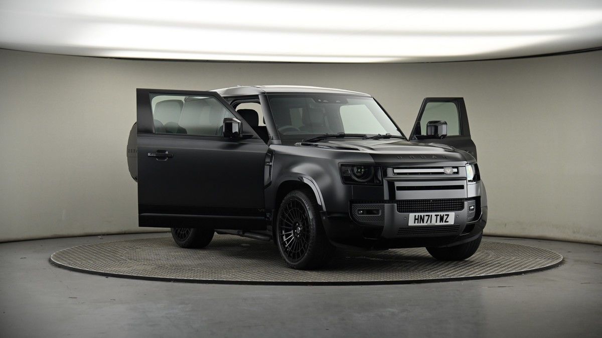 More views of Land Rover Defender 90