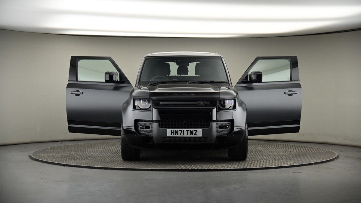 More views of Land Rover Defender 90