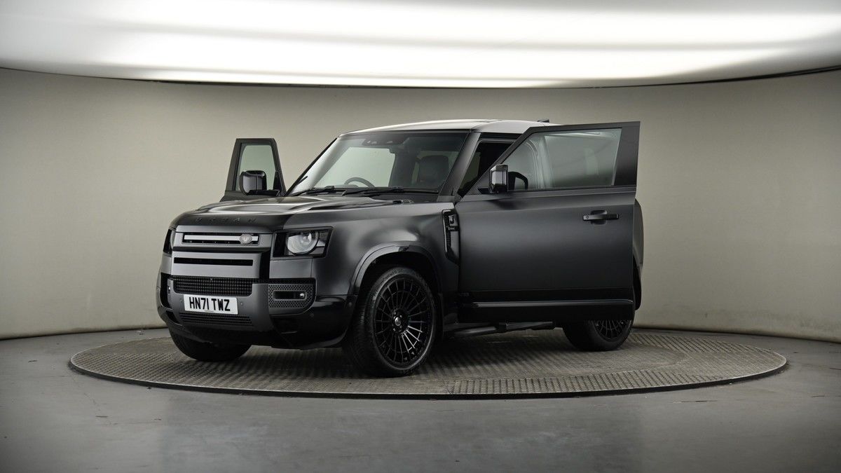 More views of Land Rover Defender 90