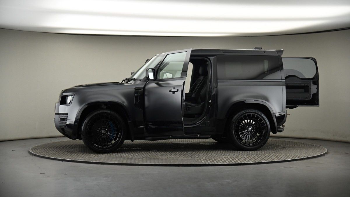 More views of Land Rover Defender 90