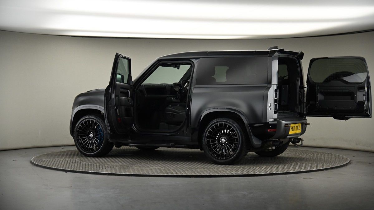 More views of Land Rover Defender 90