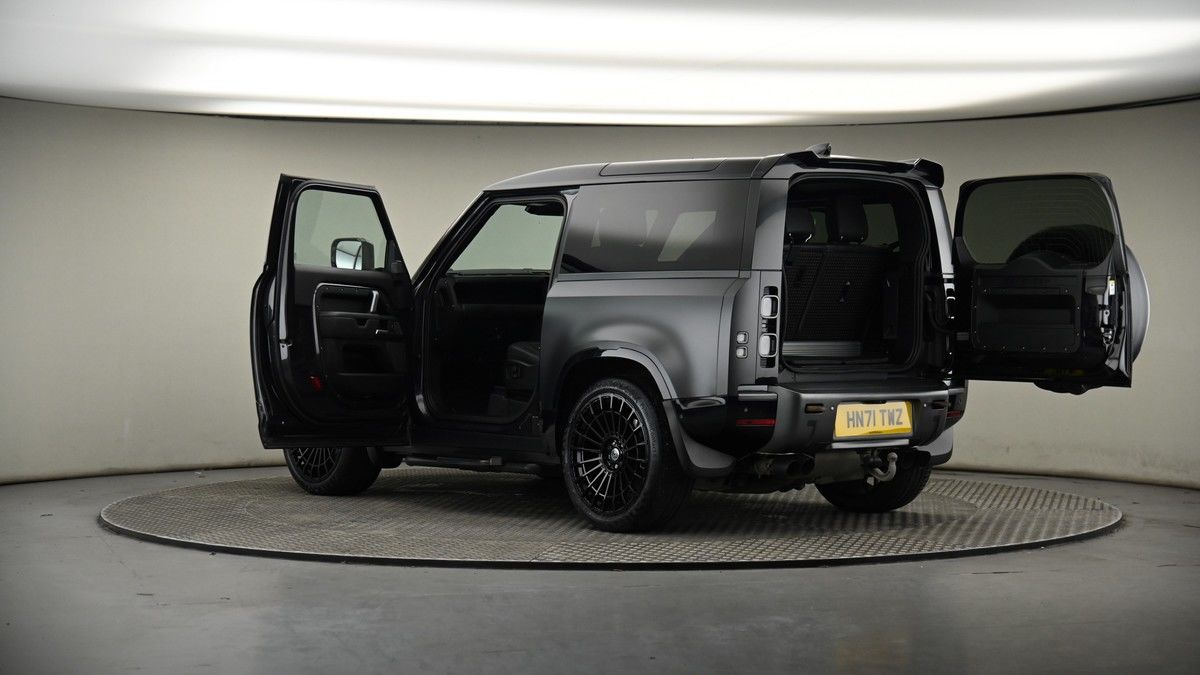 More views of Land Rover Defender 90