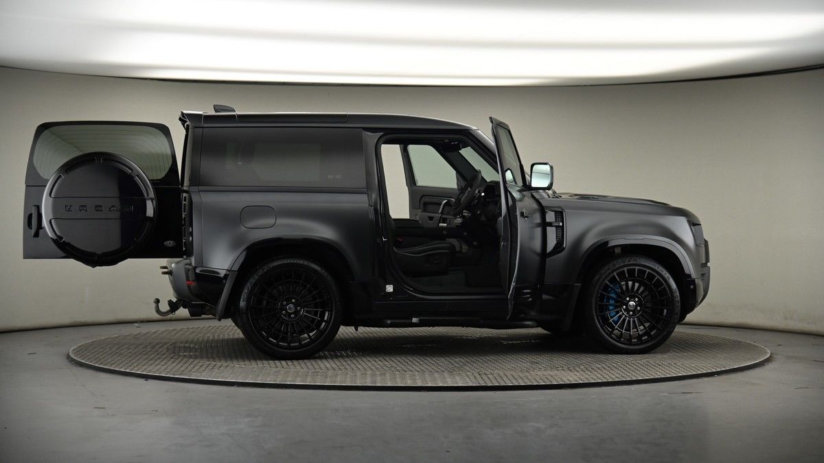 More views of Land Rover Defender 90