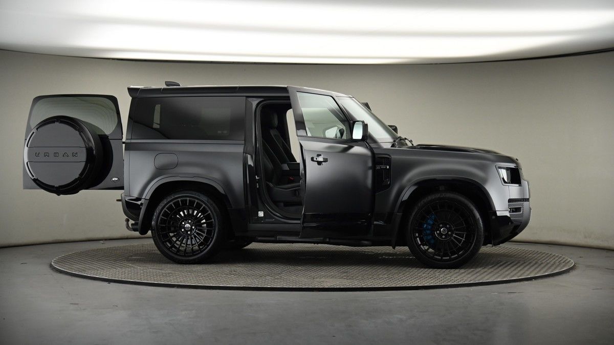 More views of Land Rover Defender 90