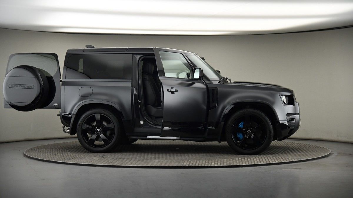 More views of Land Rover Defender 90