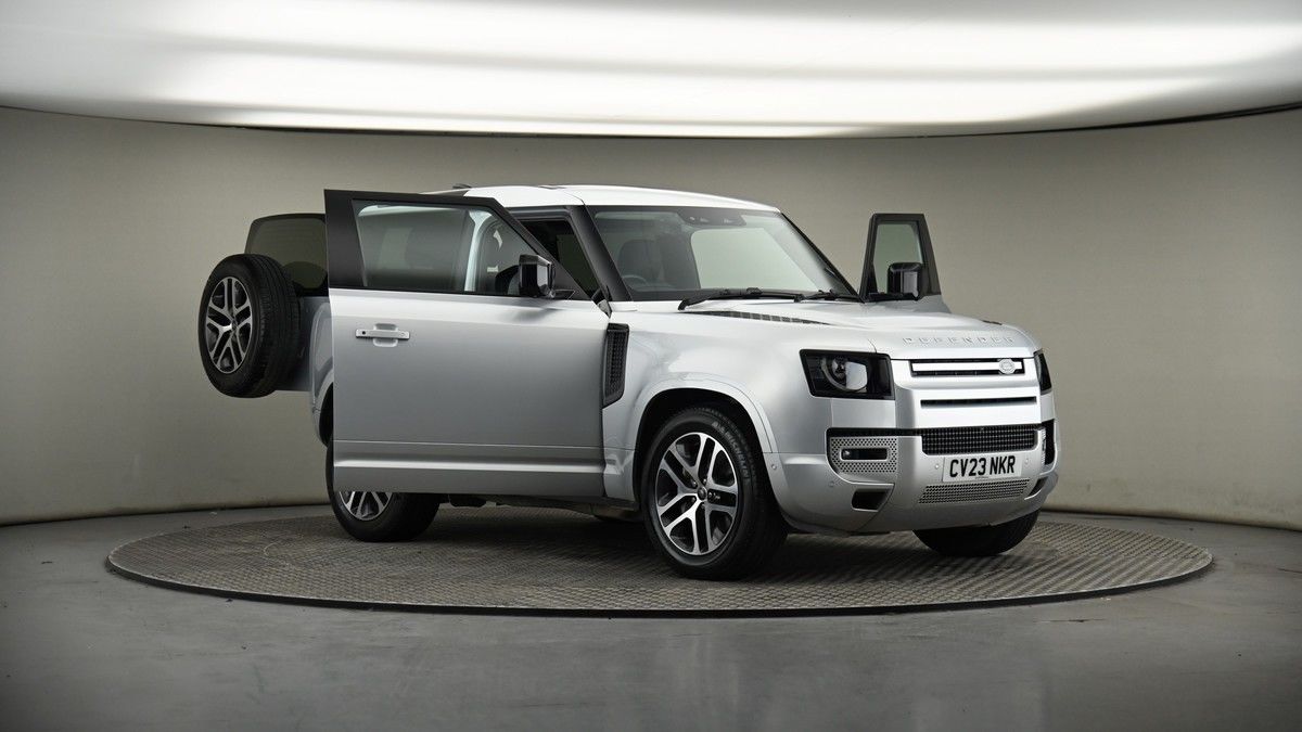More views of Land Rover Defender 90
