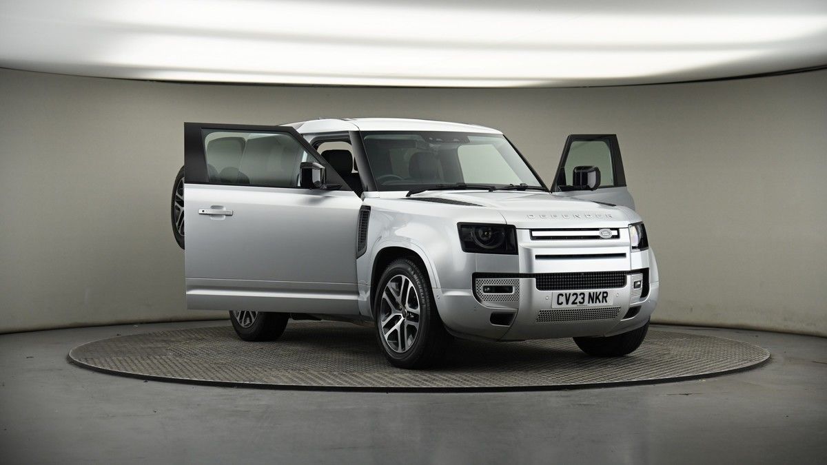 More views of Land Rover Defender 90