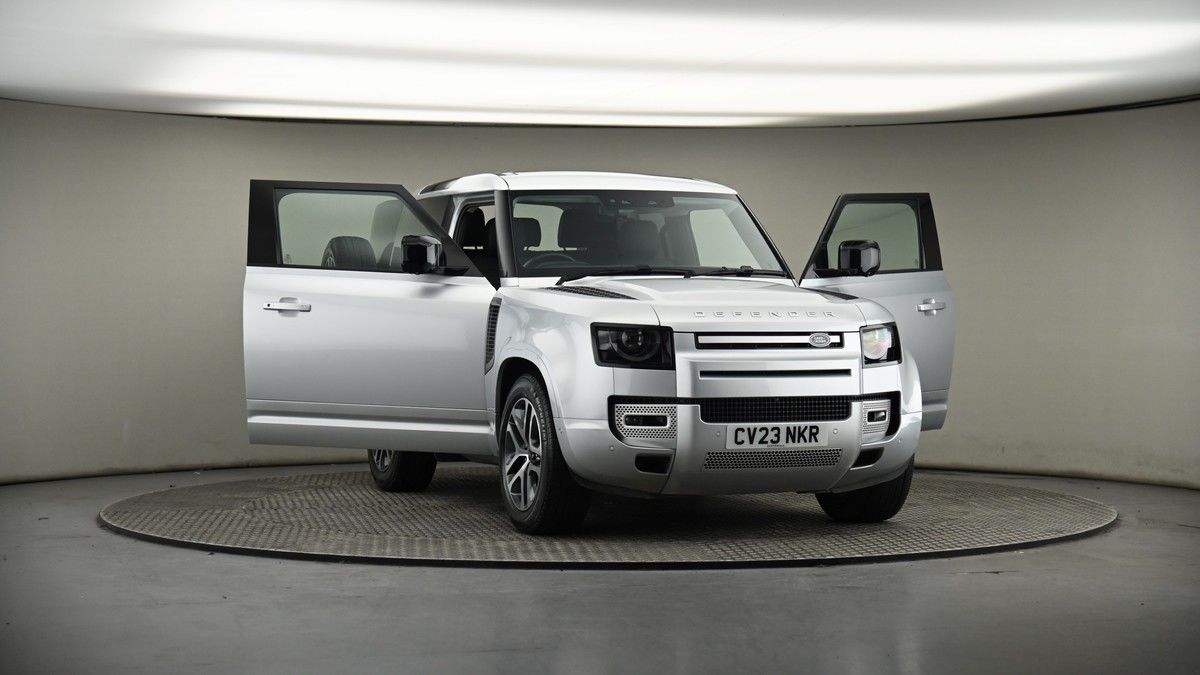 More views of Land Rover Defender 90